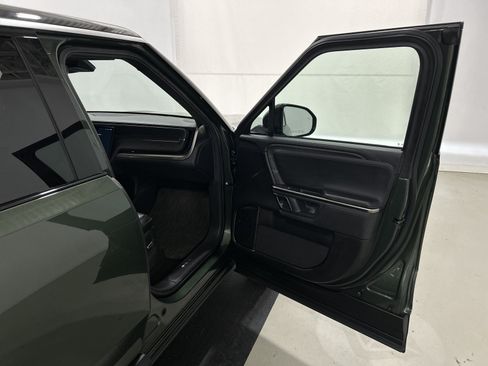Used 2024 Rivian R1S Adventure AWD/4WD image 18