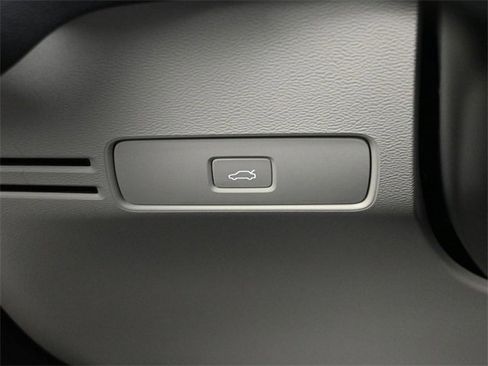 Used 2023 Volvo XC40 B5 Plus w/ Driver Assist Package image 28
