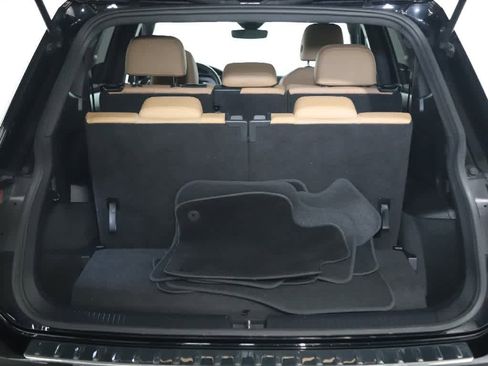 Certified 2023 Volkswagen Tiguan SE w/ Panoramic Sunroof Package image 31