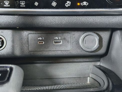 Used 2023 Nissan Rogue SV FWD image 25