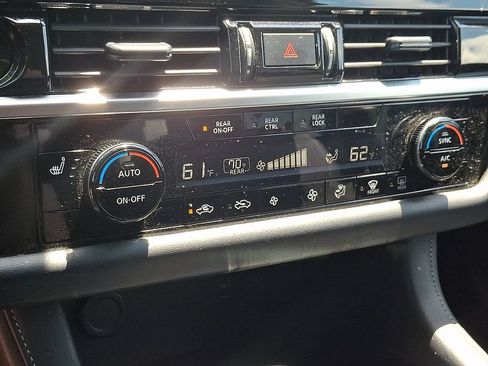 Used 2025 Nissan Pathfinder SV AWD/4WD image 17