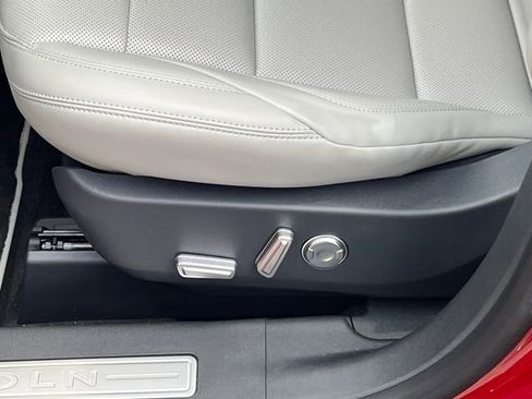 New 2026 Lincoln Nautilus Premier image 11