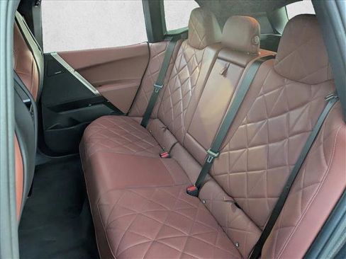 Used 2022 BMW iX xDrive50 w/ Premium Package image 19