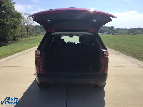 Used 2021 Chevrolet Traverse LT image 5