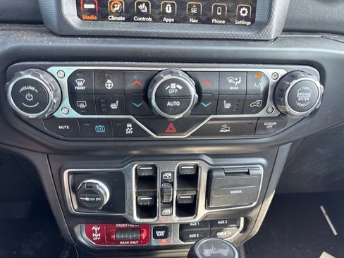 Used 2023 Jeep Wrangler Unlimited Rubicon 4xe w/ Cold Weather Group AWD/4WD image 23