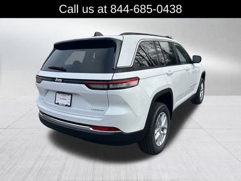 New 2025 Jeep Grand Cherokee Laredo image 5