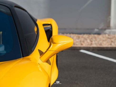 Used 2021 Ferrari F8 Tributo RWD image 30