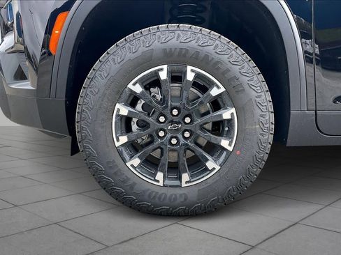 New 2026 Chevrolet Traverse Z71 w/ Driver Confidence Package image 11