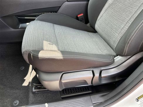 Used 2022 Nissan Rogue S image 22