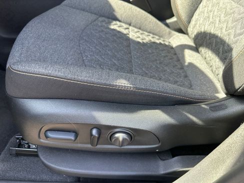 Used 2024 Chevrolet Equinox LT AWD/4WD image 18