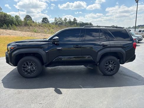 Used 2025 Toyota 4Runner SR5 image 2