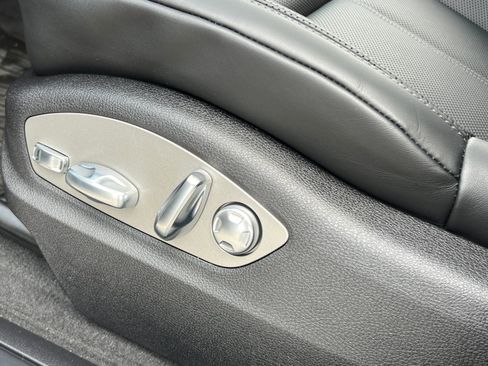 New 2026 Porsche Macan AWD/4WD image 30