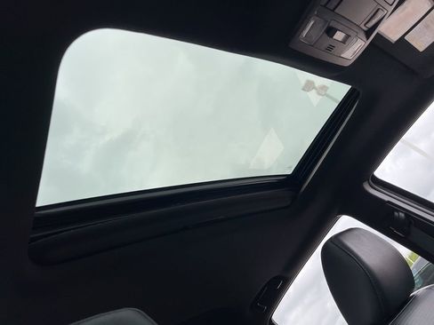 Used 2018 Toyota Tacoma Limited image 33