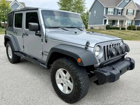 Used 2014 Jeep Wrangler Unlimited Sport w/ Quick Order Package 23S AWD/4WD image 3