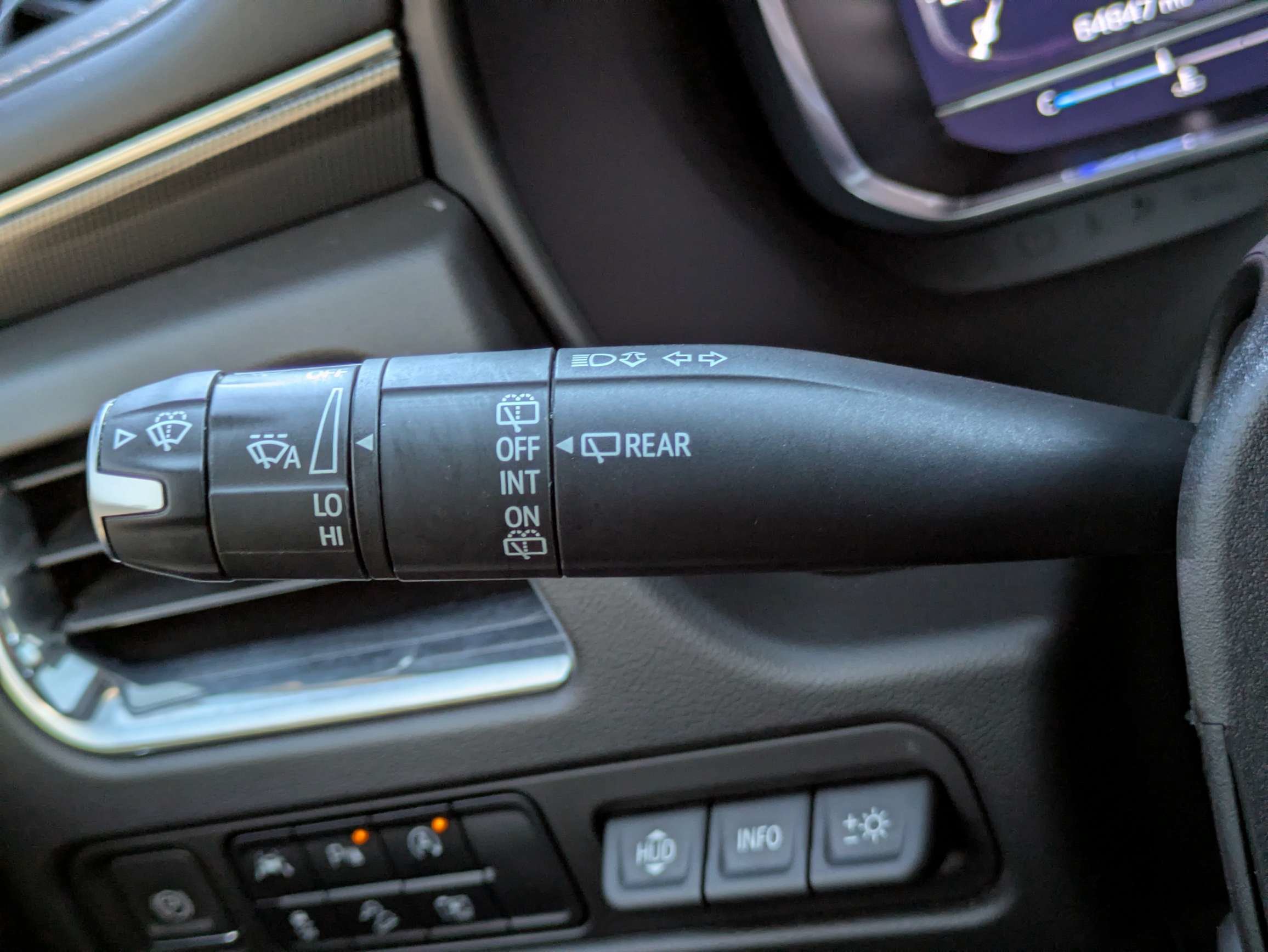 Used 2023 GMC Yukon AT4 w/ AT4 Premium Plus Package AWD/4WD image 19