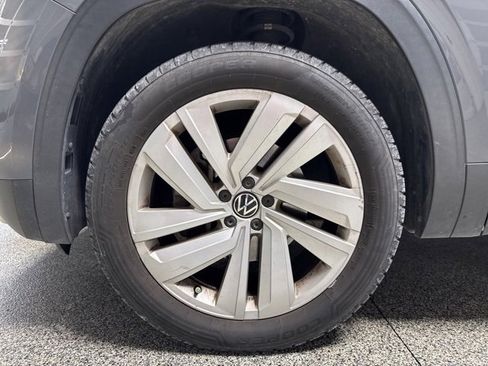 Used 2020 Volkswagen Atlas Cross Sport SE image 3