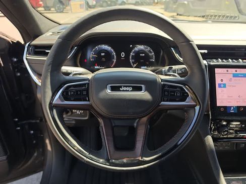 Used 2025 Jeep Grand Cherokee Summit w/ Obsidian Package AWD/4WD image 14