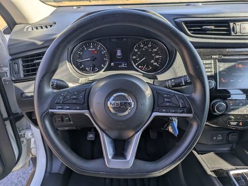 Used 2020 Nissan Rogue S image 19