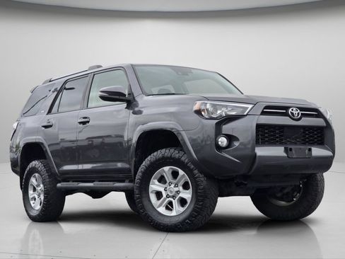 Used 2020 Toyota 4Runner SR5 Premium w/ Moonroof Package AWD/4WD image 2