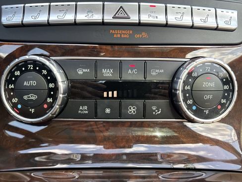 Used 2013 Mercedes-Benz SL 550 image 18