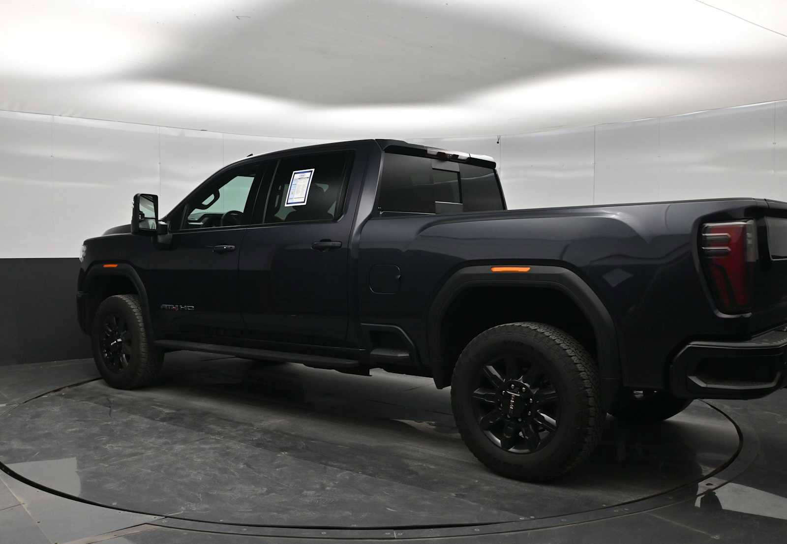 Used 2024 GMC Sierra 2500 AT4 w/ AT4 Premium Plus Package AWD/4WD image 5