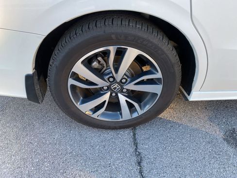 Used 2023 Honda Odyssey Touring image 6