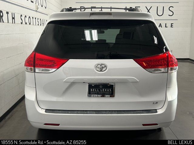 Used 2013 Toyota Sienna LE w/ Towing Pkg FWD image 6