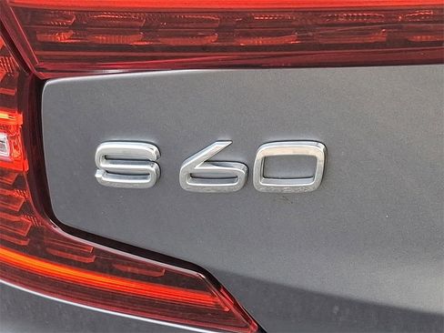 Used 2021 Volvo S60 T5 Inscription image 29