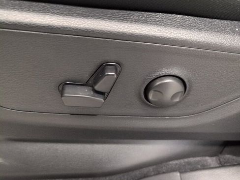 New 2026 RAM 1500 4x4 Crew Cab image 17