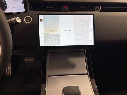 Used 2024 Land Rover Range Rover Evoque S image 16