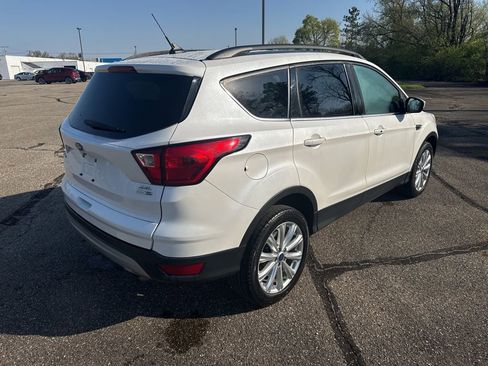 Used 2019 Ford Escape SEL AWD/4WD image 4