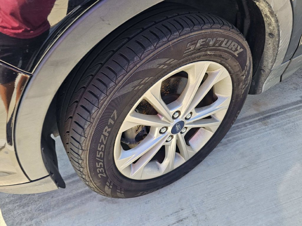 Used 2018 Ford Escape SE w/ SE Sync 3 Package FWD image 10