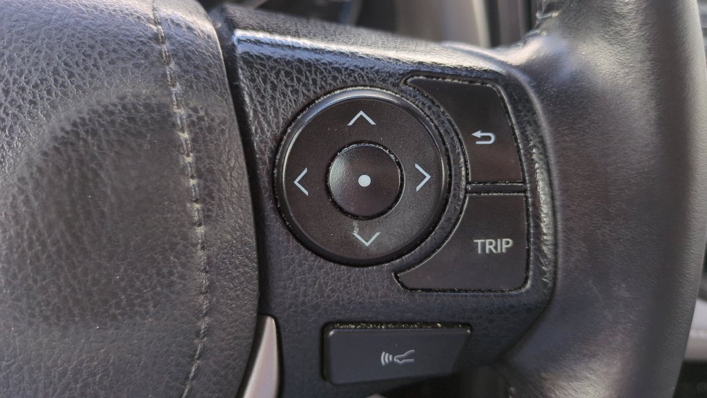 Used 2017 Toyota RAV4 XLE FWD image 21