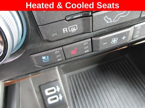 Used 2018 Ford F150 Lariat w/ Equipment Group 502A Luxury AWD/4WD image 19