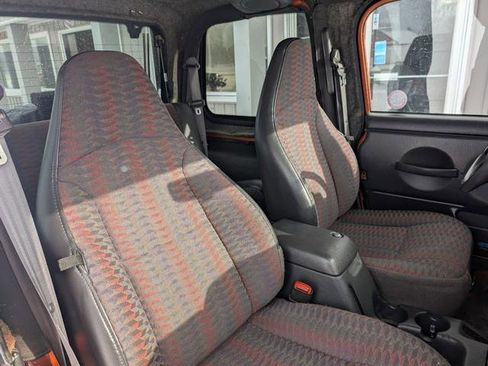 Used 2000 Jeep Wrangler SE image 16