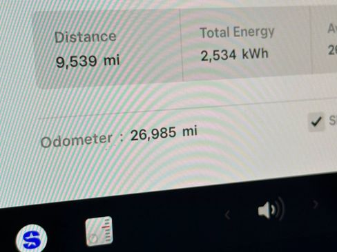 Used 2024 Tesla Model Y 2WD image 35