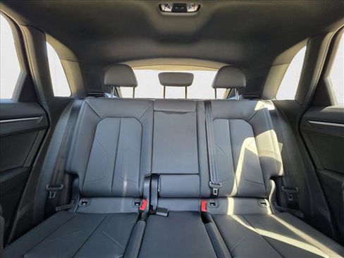 New 2025 Audi Q3 2.0T Premium image 17