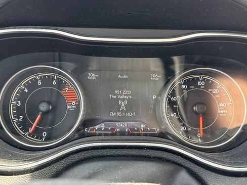 Used 2019 Jeep Cherokee Limited image 22