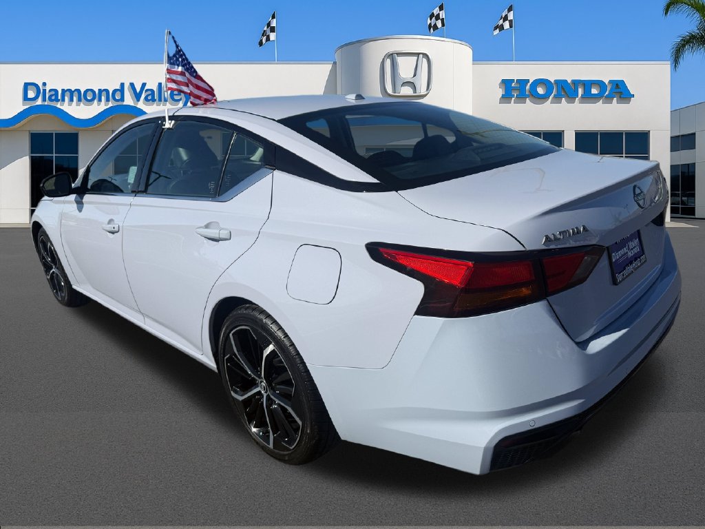 Used 2024 Nissan Altima 2.5 SR FWD image 4