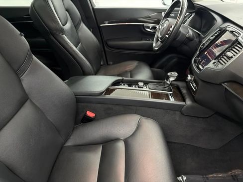 Used 2017 Volvo XC90 T6 Momentum w/ Momentum Plus Package AWD/4WD image 29