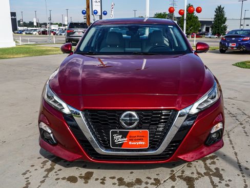 Used 2021 Nissan Altima 2.5 Platinum AWD/4WD image 3