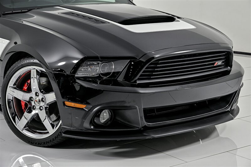 Used 2014 Ford Mustang GT Premium RWD image 2