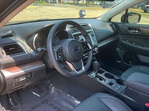 Used 2018 Subaru Outback 2.5i Limited AWD/4WD image 18
