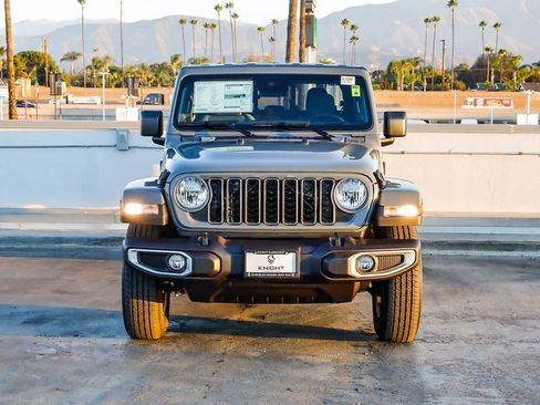 New 2025 Jeep Gladiator Sport image 3