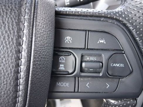 Used 2025 Toyota Tacoma SR5 AWD/4WD image 21