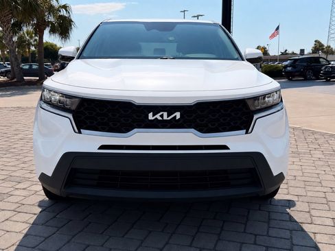 Used 2022 Kia Sorento LX FWD image 5