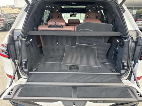 Used 2024 BMW X7 xDrive40i AWD/4WD image 5