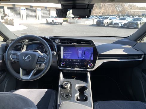 Used 2023 Lexus RZ 450e Premium image 31