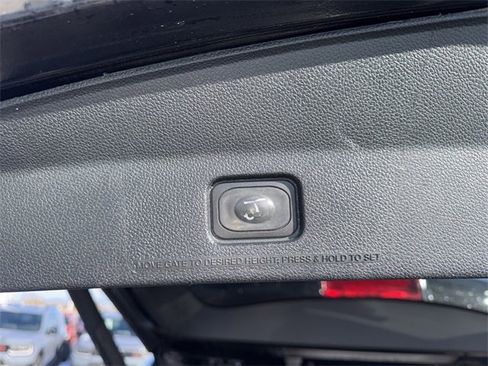 Used 2018 Ford Explorer XLT w/ Equipment Group 202A image 35