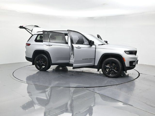 Used 2023 Jeep Grand Cherokee L Altitude AWD/4WD image 53
